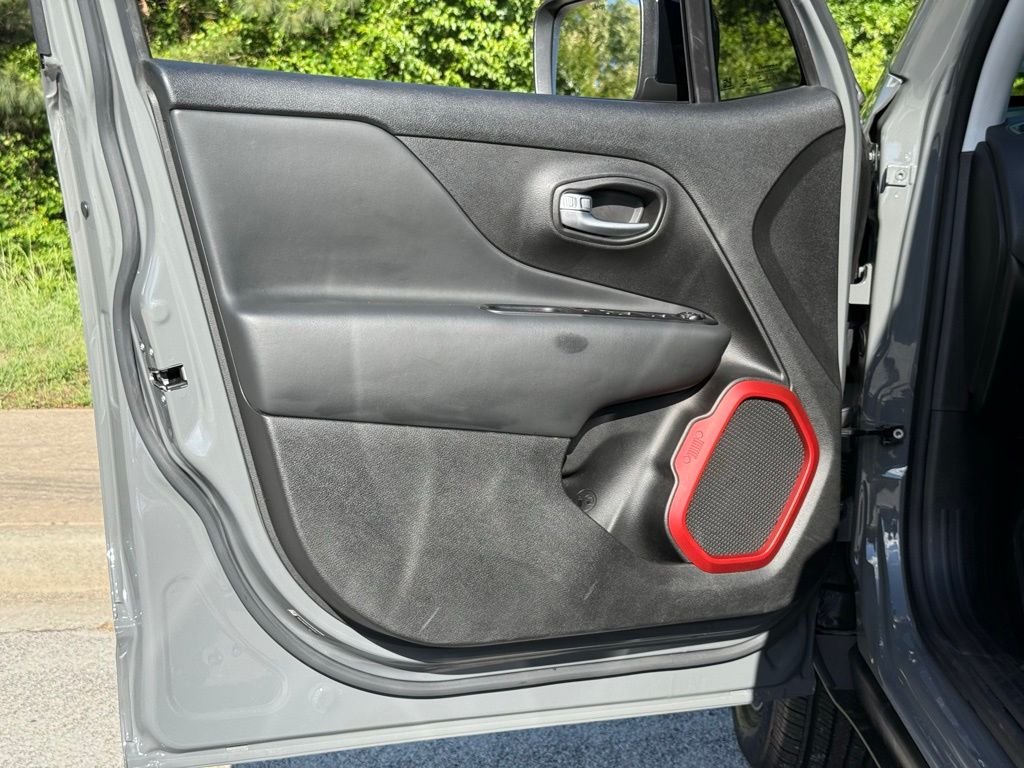 Used 2022 Gray Jeep Trailhawk image 22