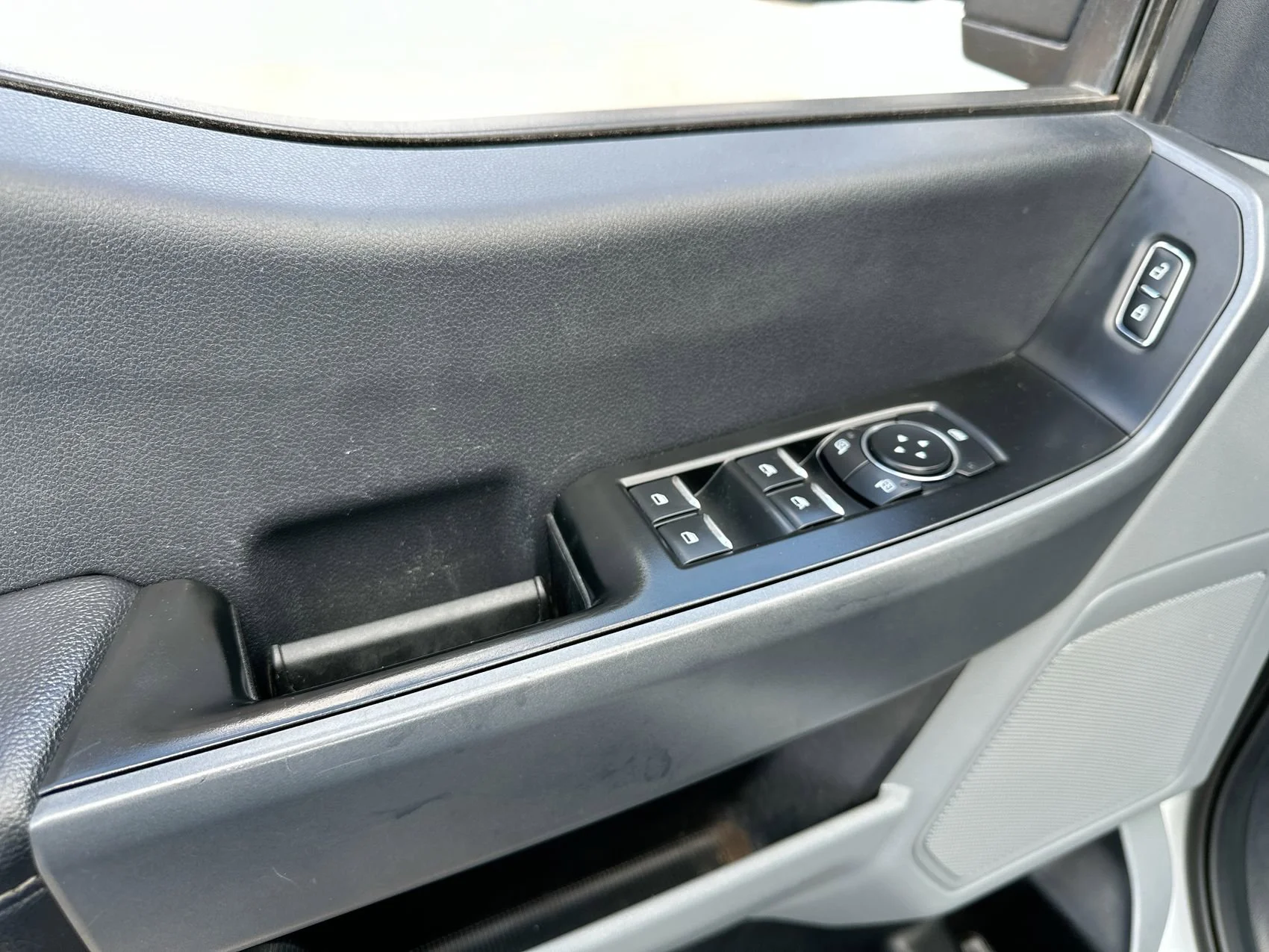 Used 2024 Oxford White Ford XLT image 13