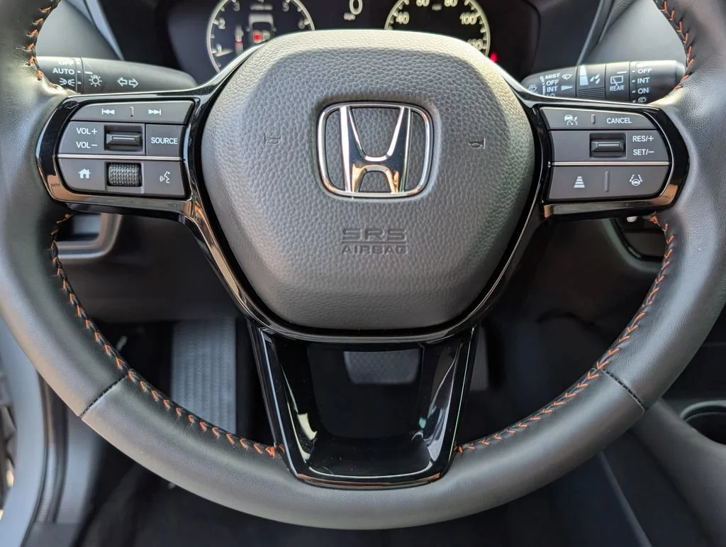 Used 2025  Honda Sport image 5