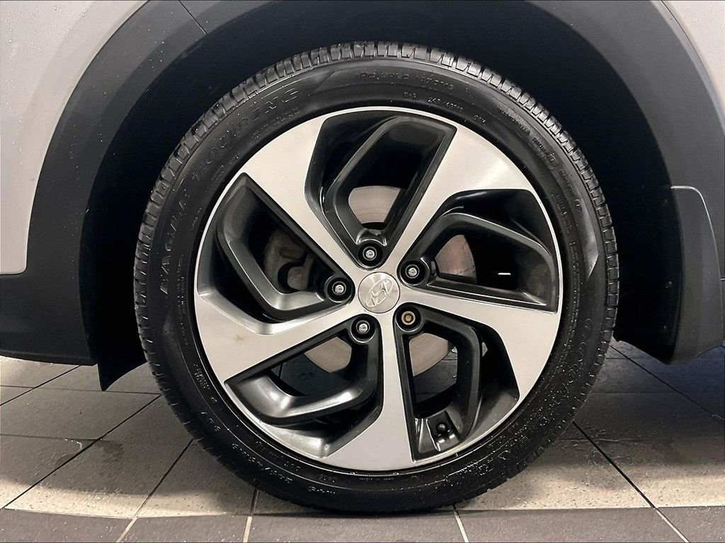 Used 2017 Silver Hyundai Limited image 7