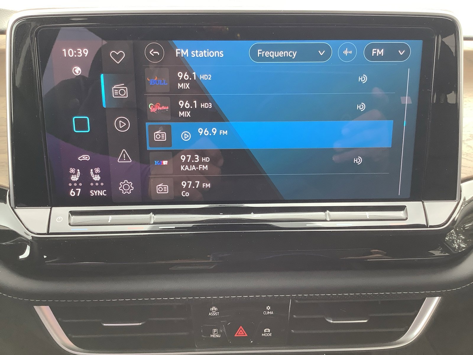 2025 Volkswagen Atlas SE w/Tech - Photo 17