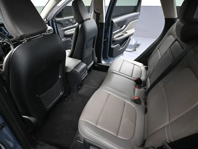 Used 2023 Blue Lincoln Reserve image 35