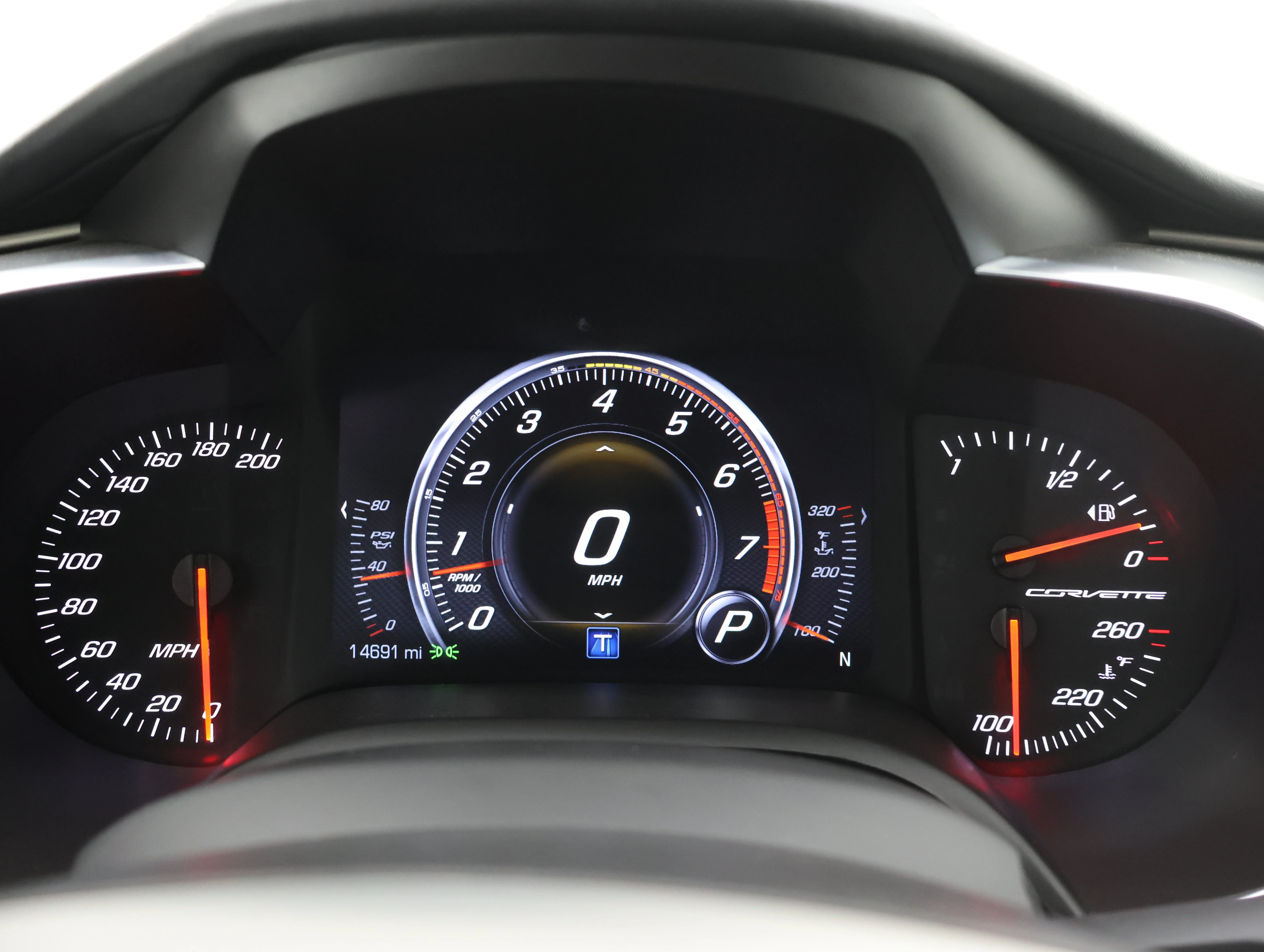 Used 2015 Arctic White Chevrolet Stingray Z51 image 9