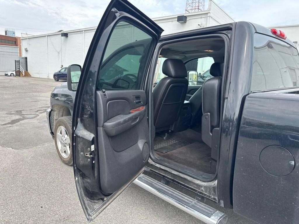 Used 2011 BLACK Chevrolet LTZ image 19