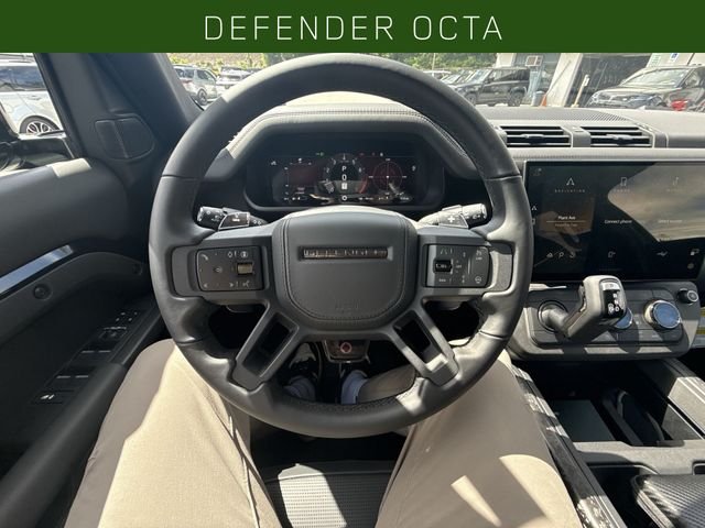 New 2026 Narvik Black Land Rover OCTA image 13