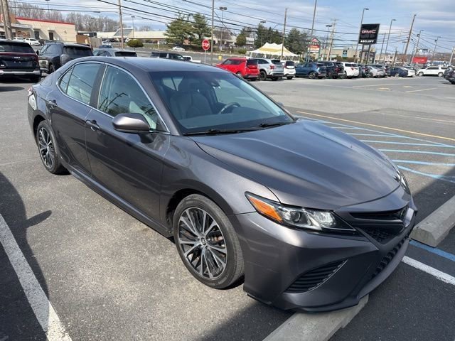 Used 2018 Toyota Camry SE with VIN 4T1B11HK4JU536148 for sale in Bartonsville, PA