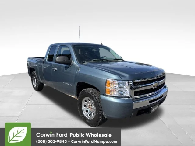 Used 2011 Blue Chevrolet LS image 3