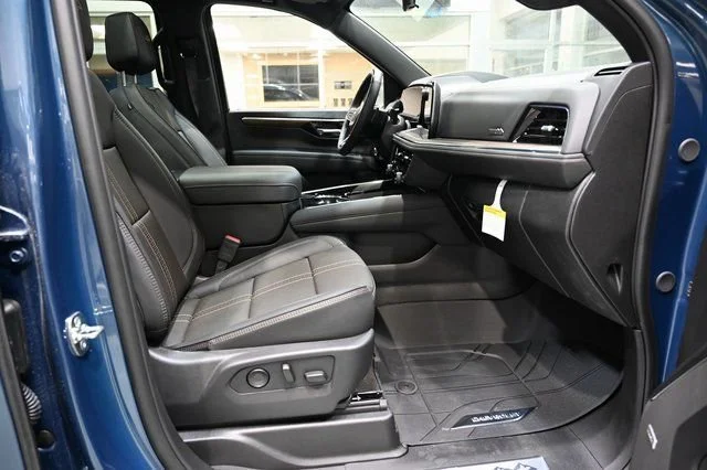 2026 Chevrolet Suburban High Country - Photo 13