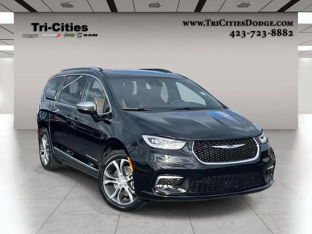 2026 Chrysler Pacifica Pinnacle AWD's photo