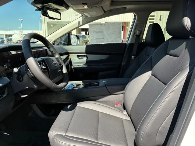 New 2026 Everest White Pearl TriCoat Nissan SL image 7