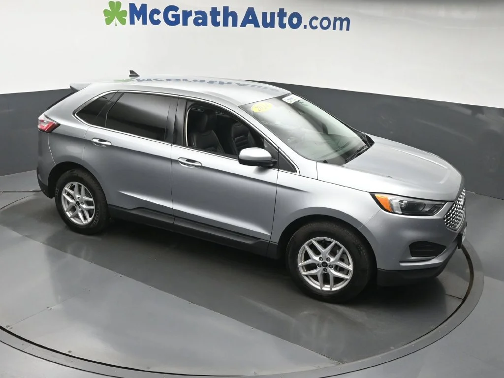 Certified Used 2024 Silver Ford SEL image 3