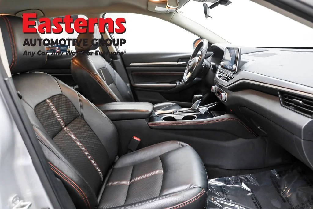 Used 2023 Silver Nissan 2.5 SR image 23