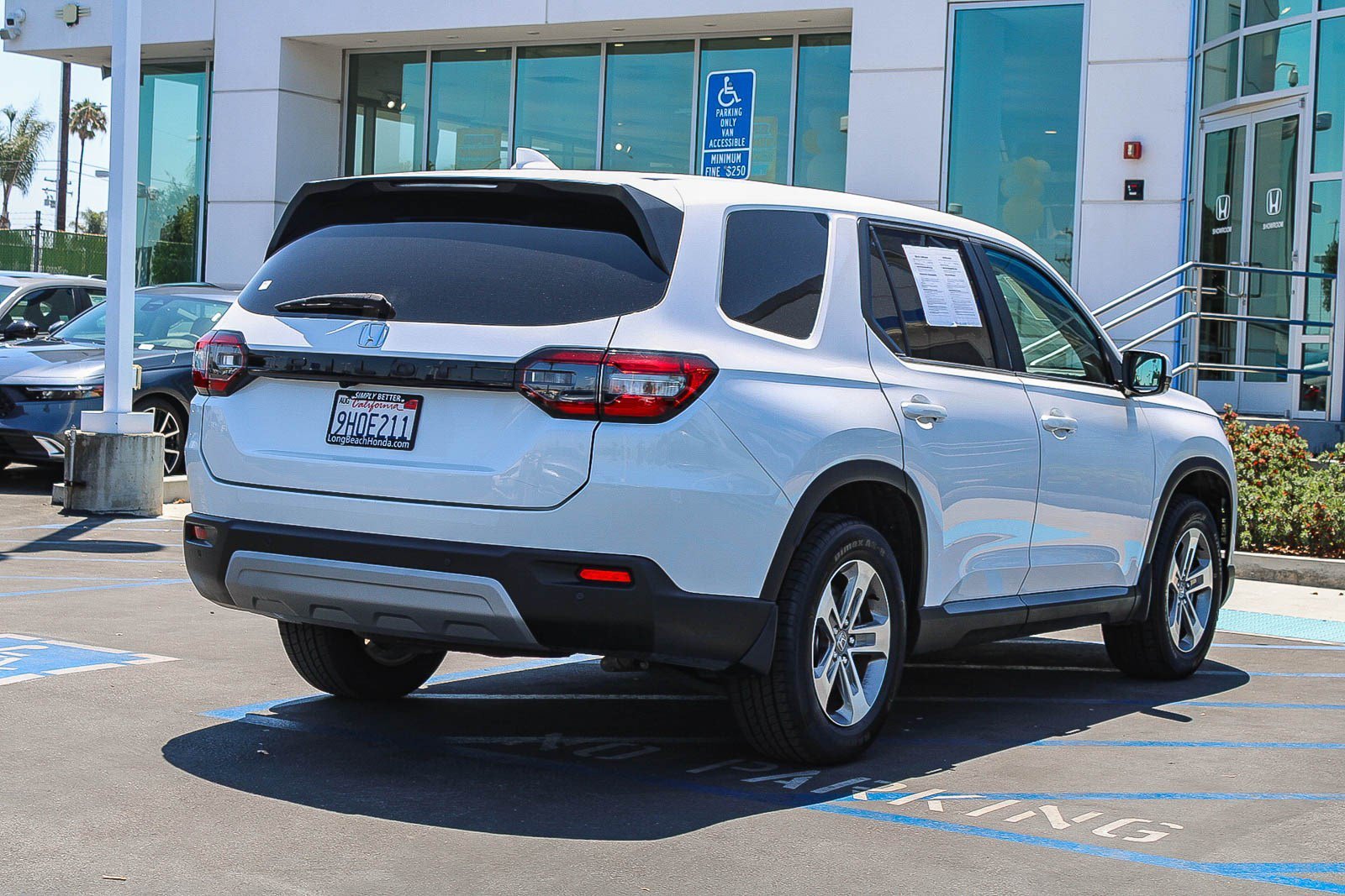 2023 Honda Pilot EX-L - Photo 6