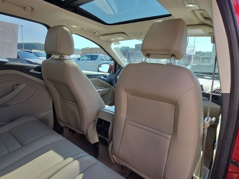 Used 2014 Red Ford SE image 16