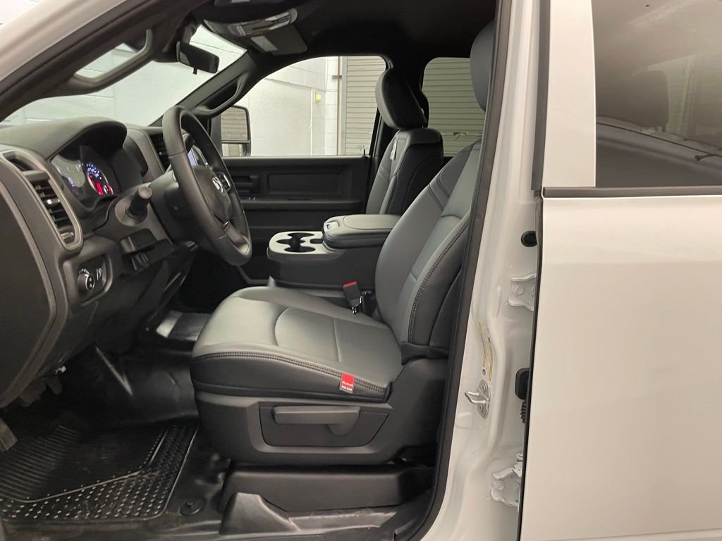 New 2026 Bright White Clearcoat RAM Tradesman image 15