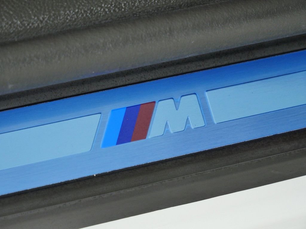 New 2026 Mineral White Metallic BMW 330i xDrive image 23