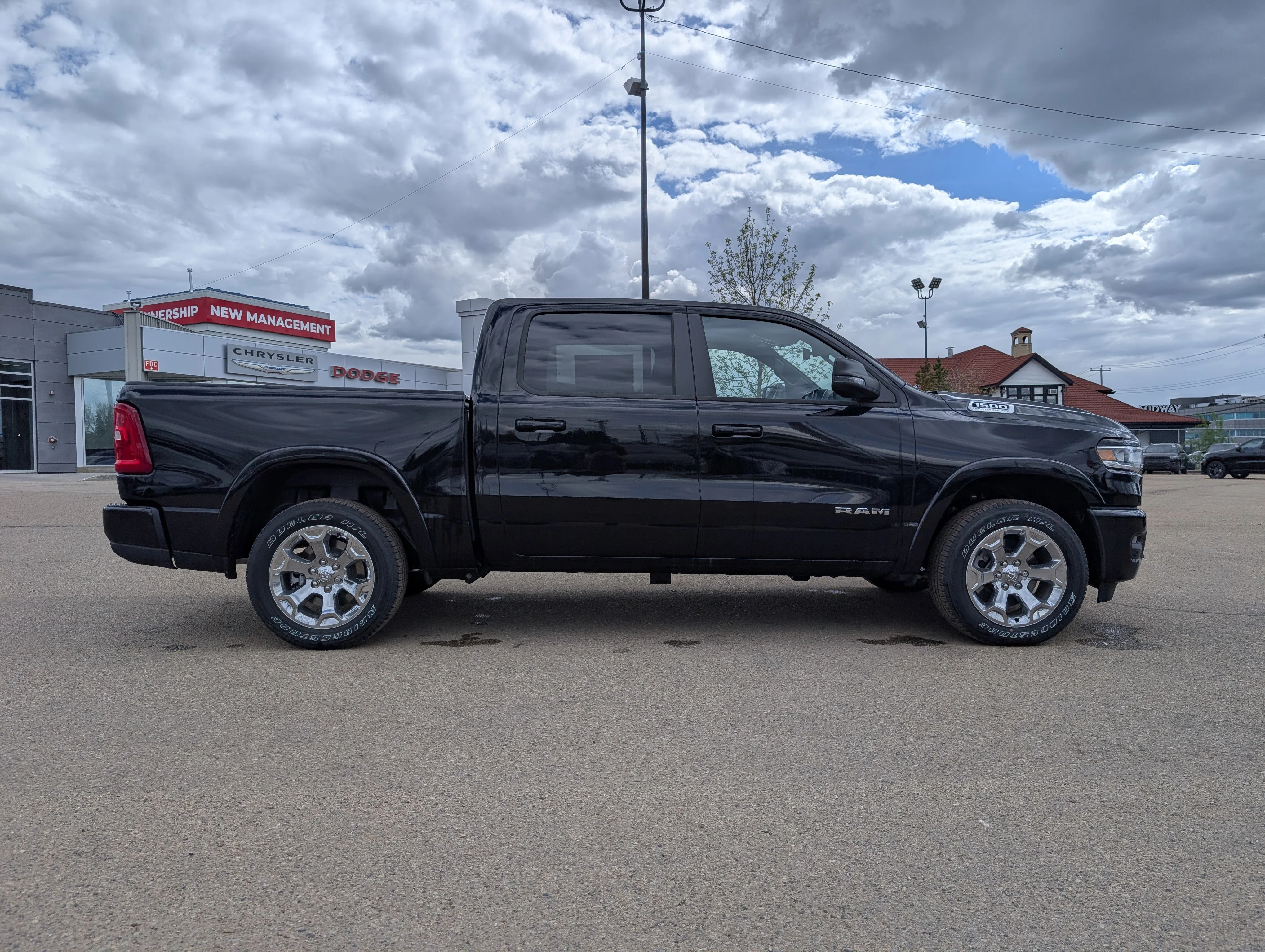 New 2026 Diamond Black Crystal Pearl Ram Big Horn image 8