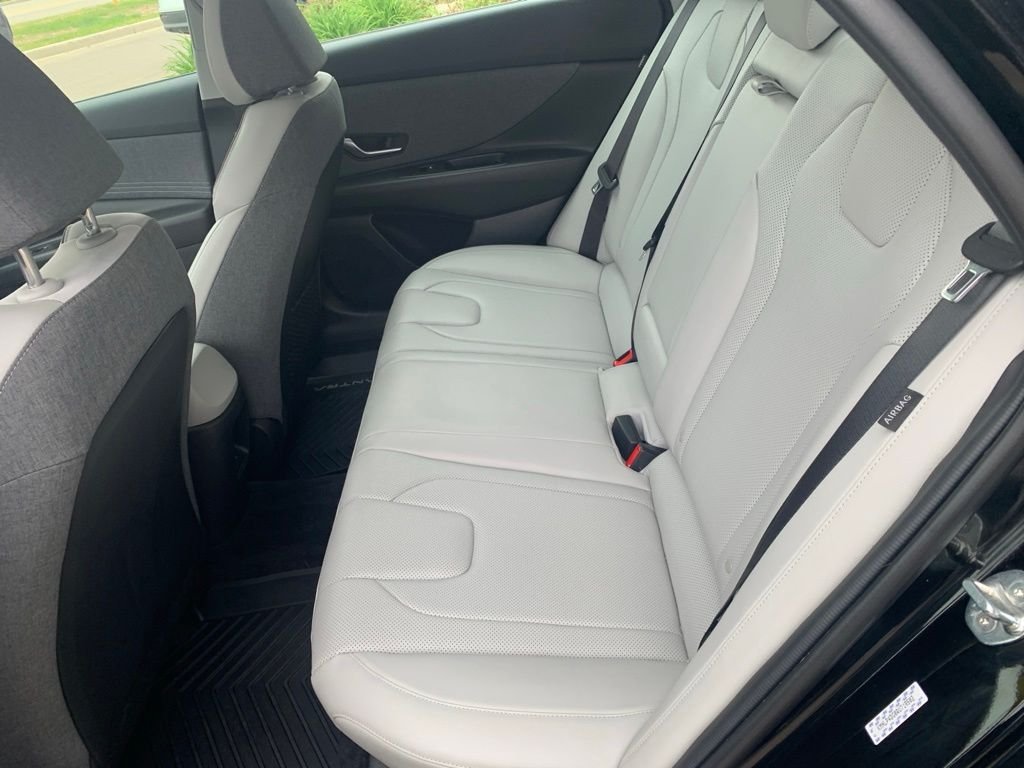 2024 Hyundai Elantra Limited - Photo 29