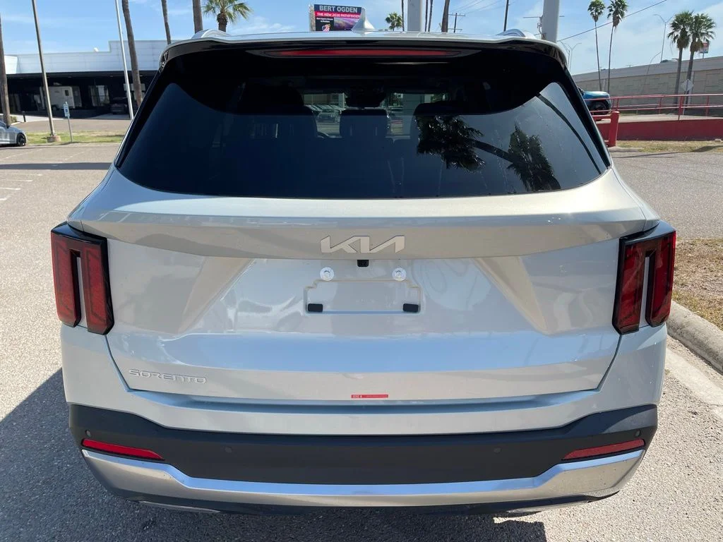 New 2026 White Kia S image 6