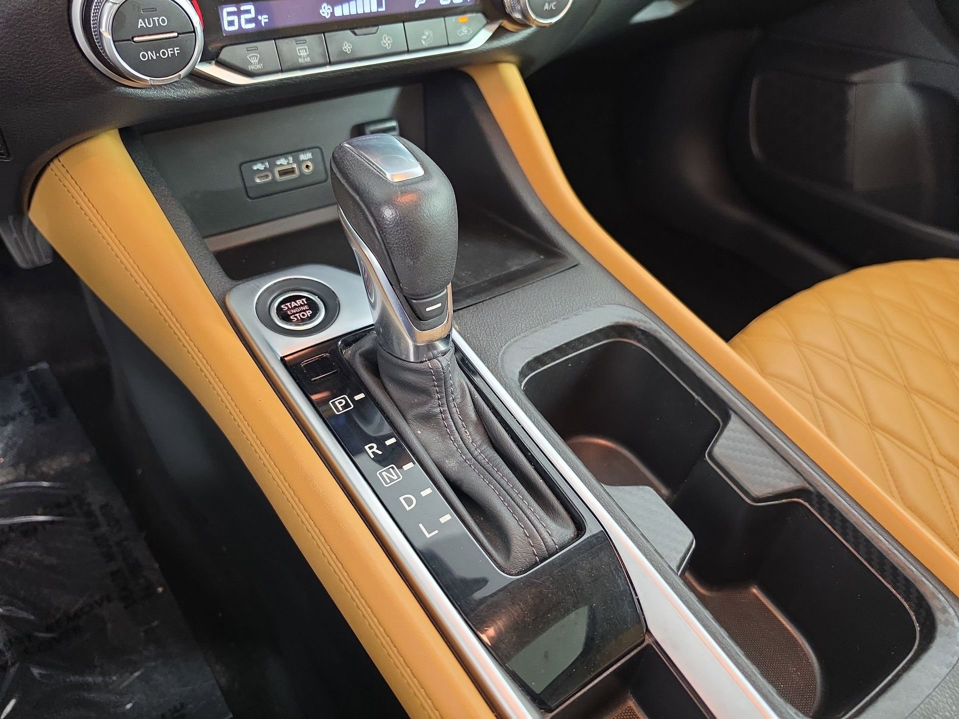 Used 2022 Red Nissan SV image 31