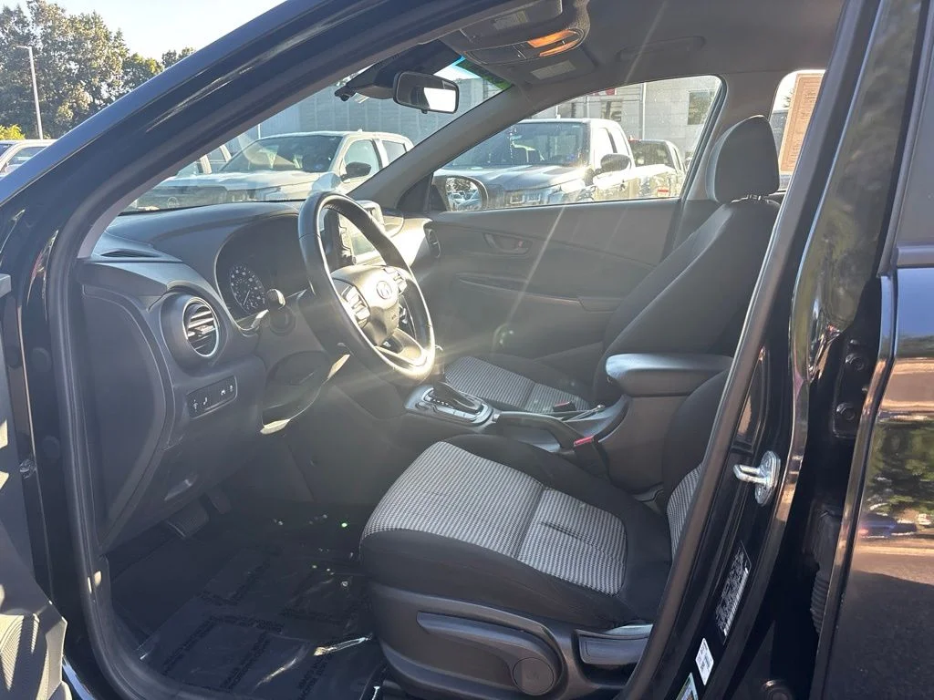 Used 2021 Black Hyundai SEL image 2
