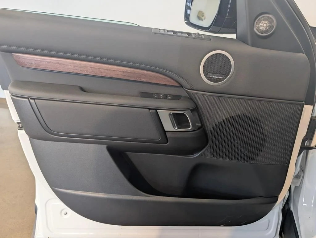 New 2026 Fuji White Land Rover S image 8
