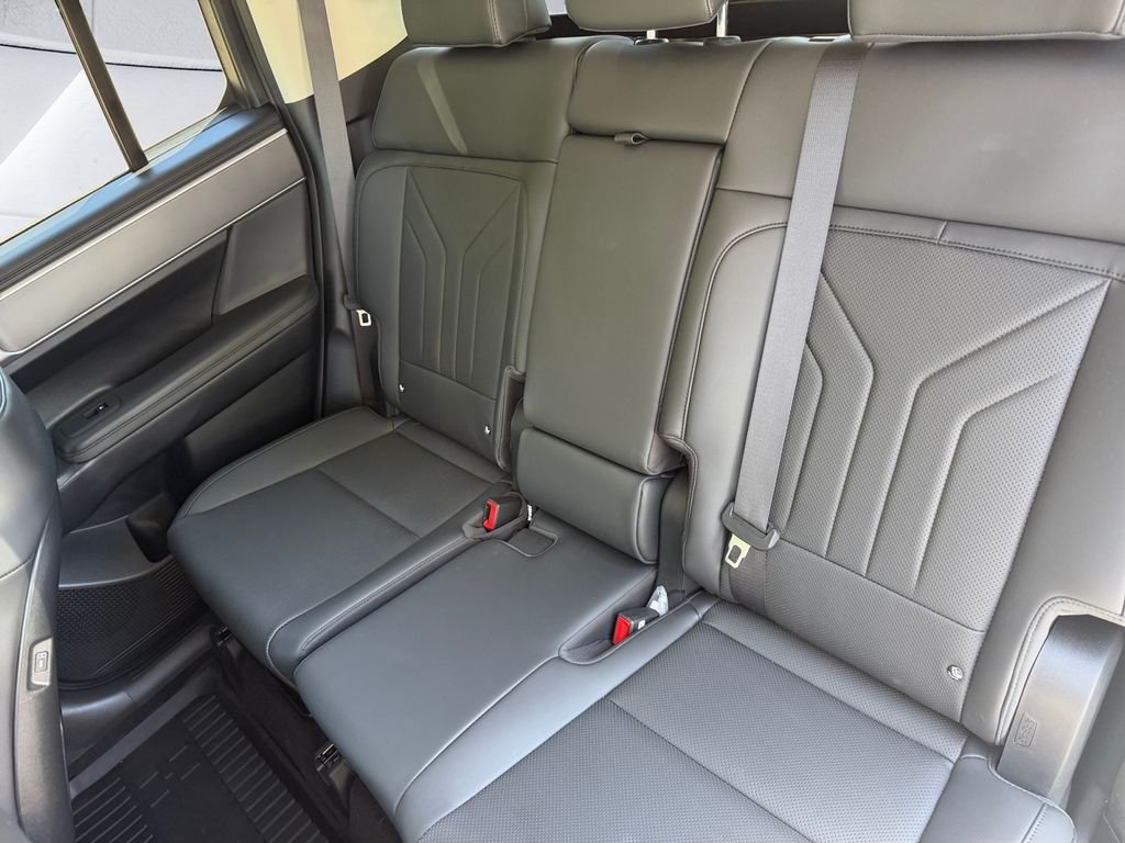 Used 2025 White Hyundai XRT image 18