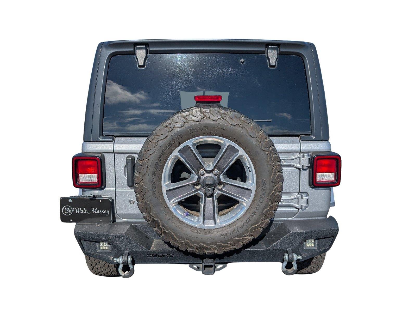 Used 2020 Billet Silver Metallic Clearcoat Jeep Sahara image 6