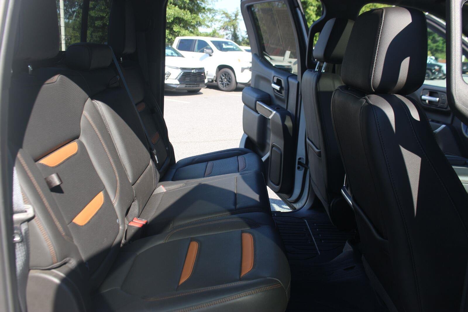 Used 2019 SUMMIT WHITE GMC AT4 image 37