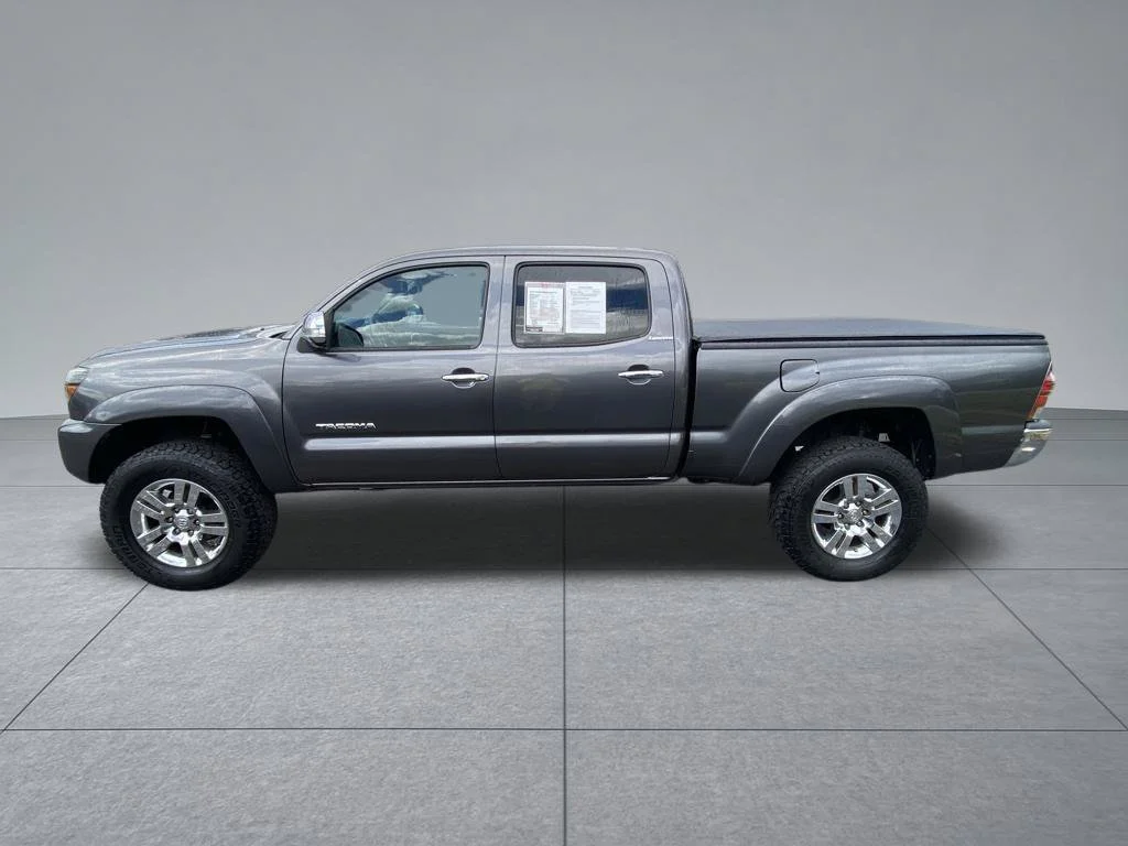Used 2014 Gray Toyota Base image 3