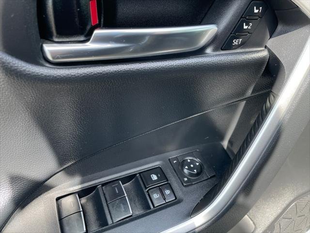 Certified Used 2024 MID BLCK/MAG GRAY Toyota  image 13