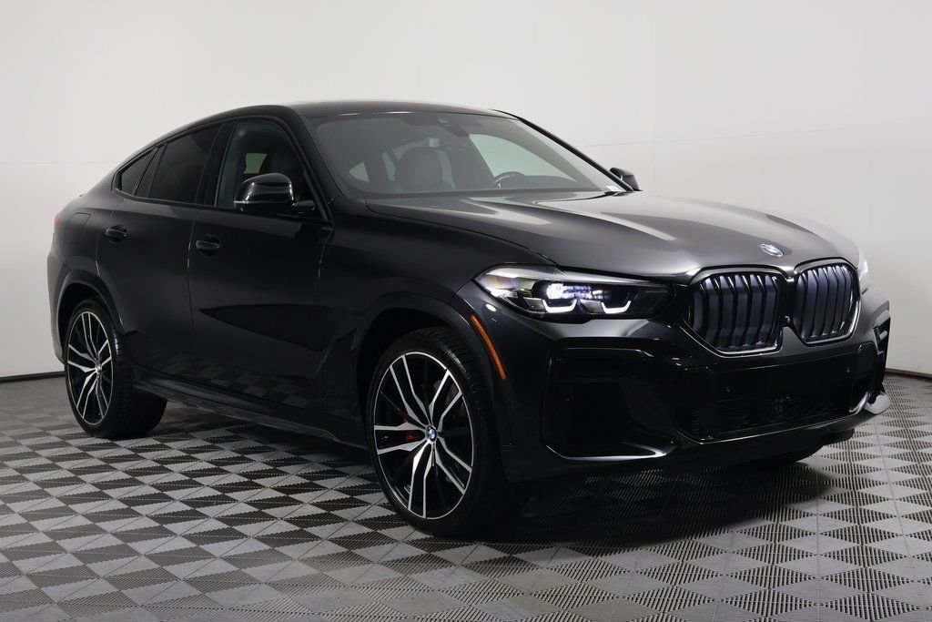 Used 2022 Black Sapphire Metallic BMW xDrive40i image 3