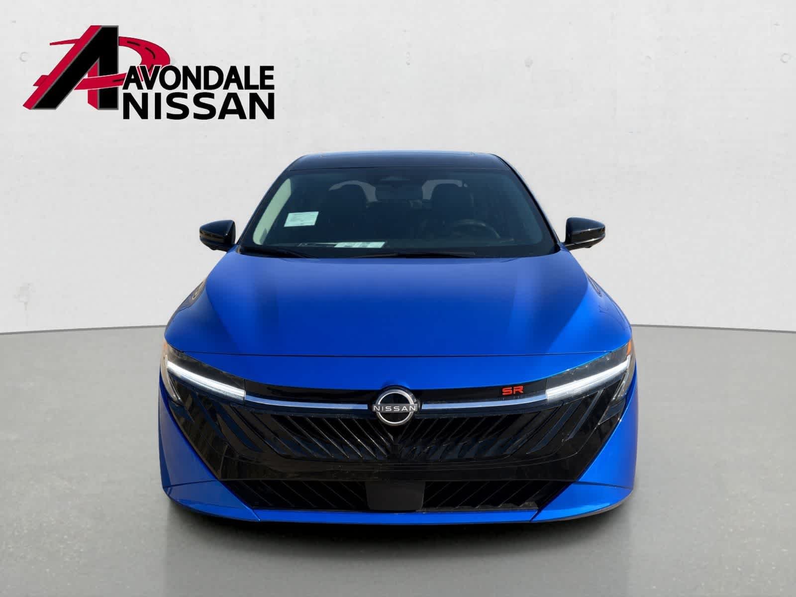 Nueva imagen del Nissan SR 2026 en dos tonos: Bluestone Pearl y Super Black (imagen 6)