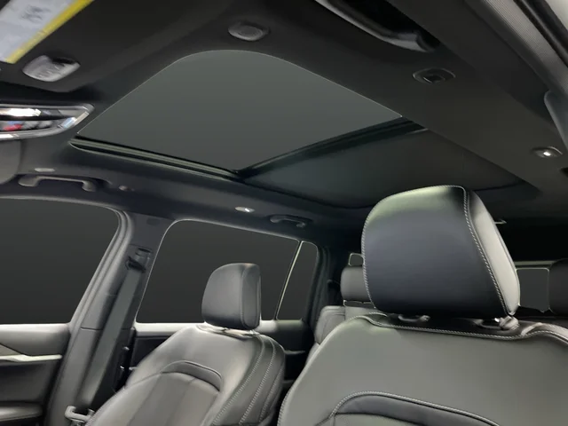 New 2026 Baltic Gray Metallic Clear-Coat Exterior Paint Jeep Limited image 7
