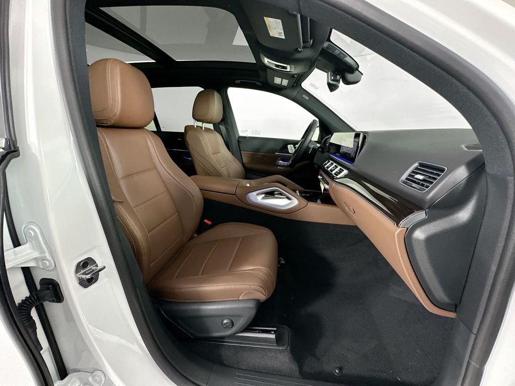 New 2026 MANUFAKTUR Moonlight White Metallic Mercedes-Benz GLE 450 image 30