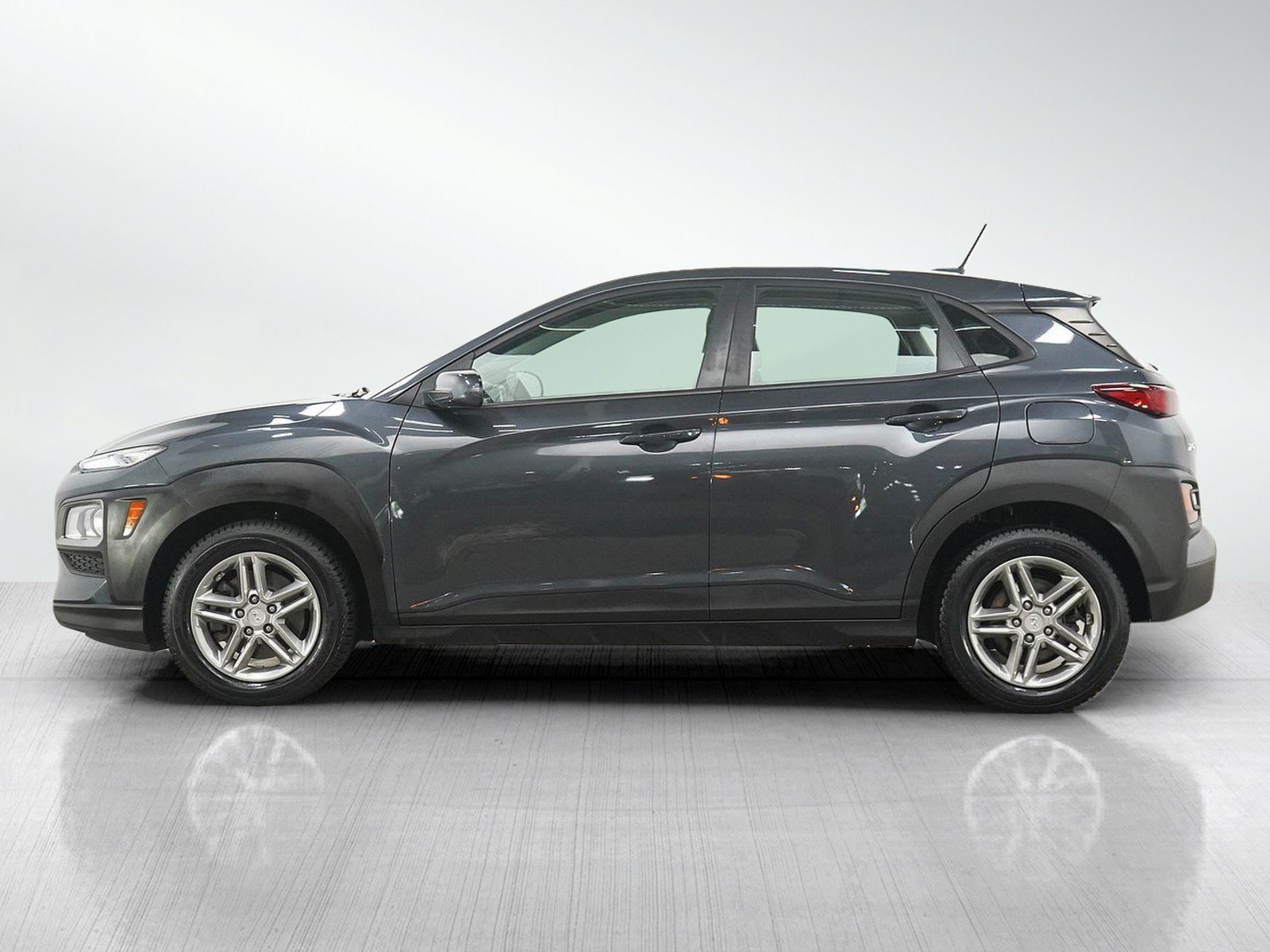 Used 2018 Hyundai Kona SE with VIN KM8K1CAA3JU106835 for sale in Burnsville, Minnesota