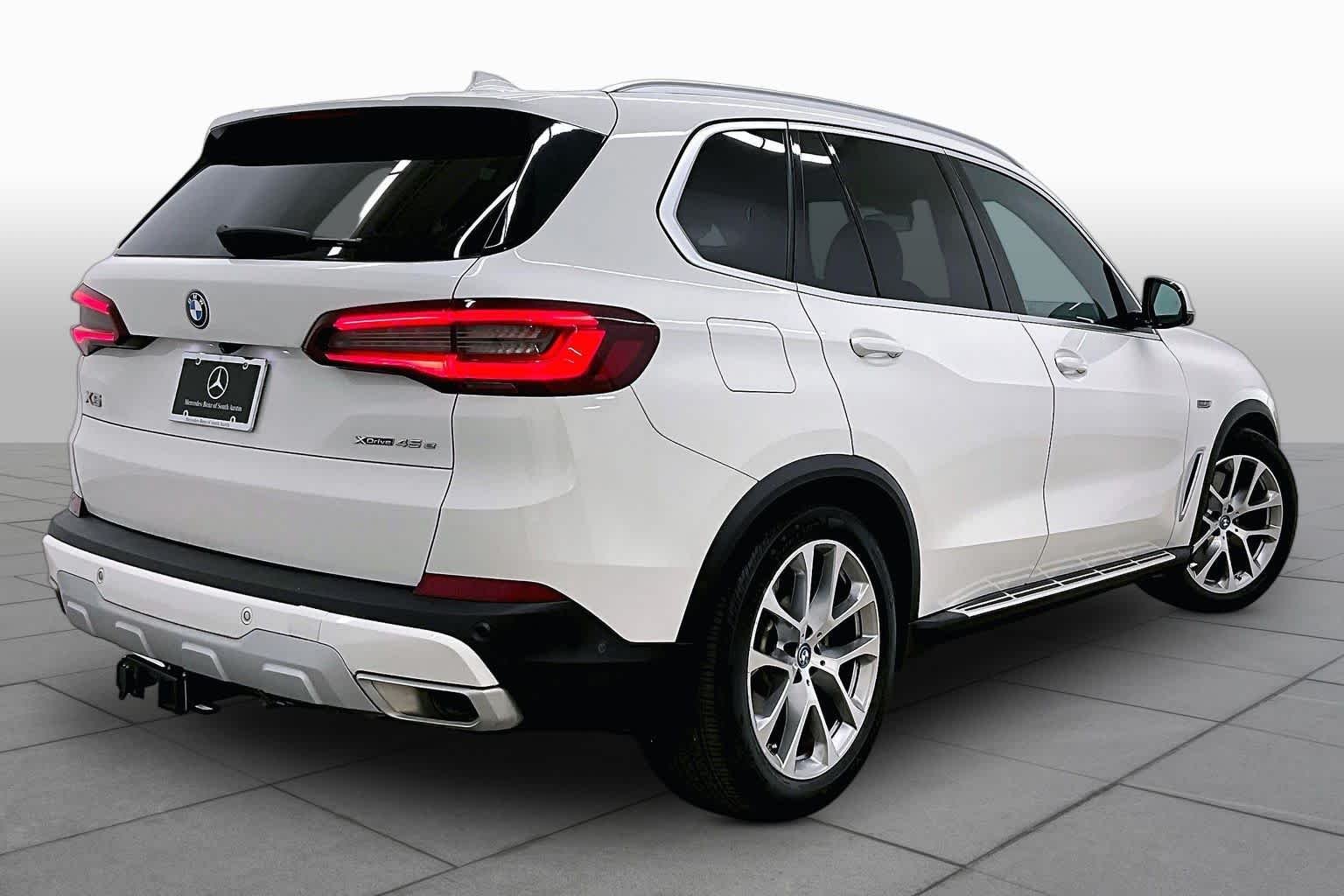 Used 2023 Alpine White BMW xDrive45e image 13