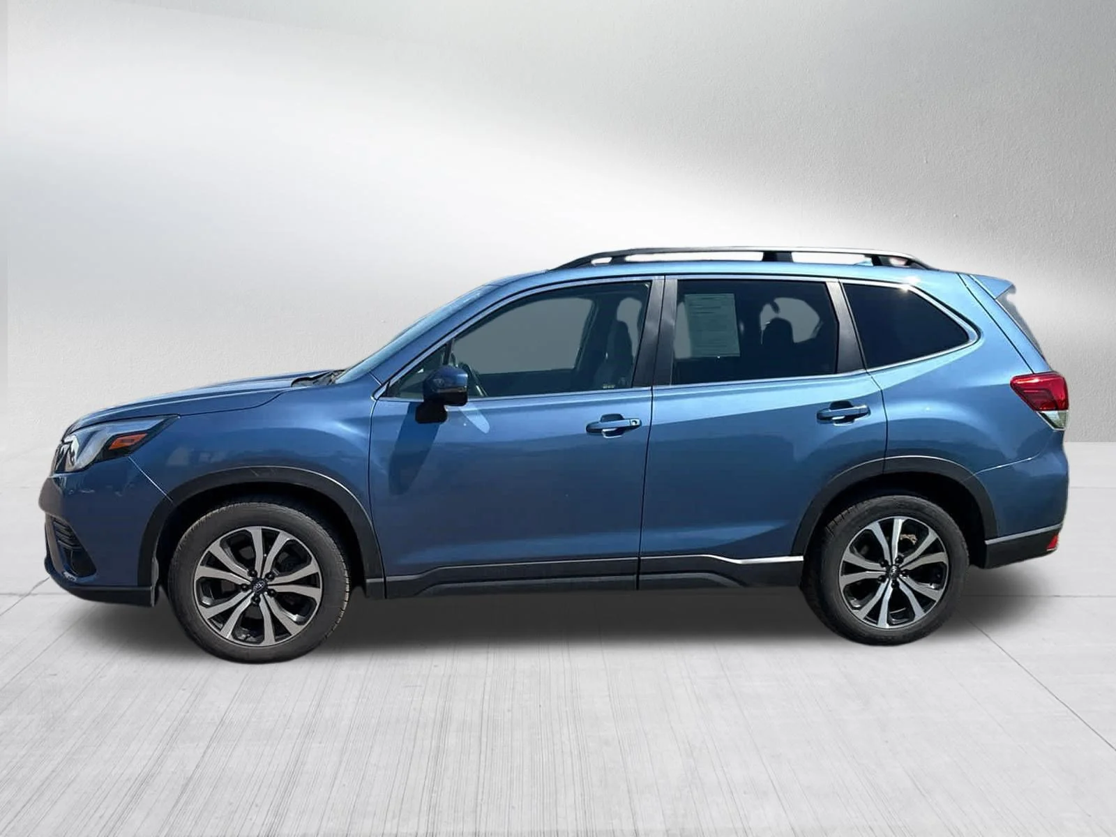 Used 2022 Horizon Blue Pearl Subaru Limited image 3