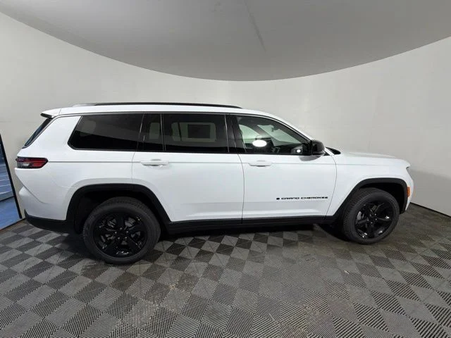 New 2026 White/off-white Jeep Limited image 8