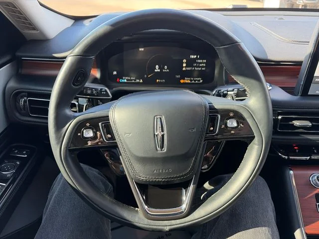 Used 2023 Metallic Lincoln Reserve image 21