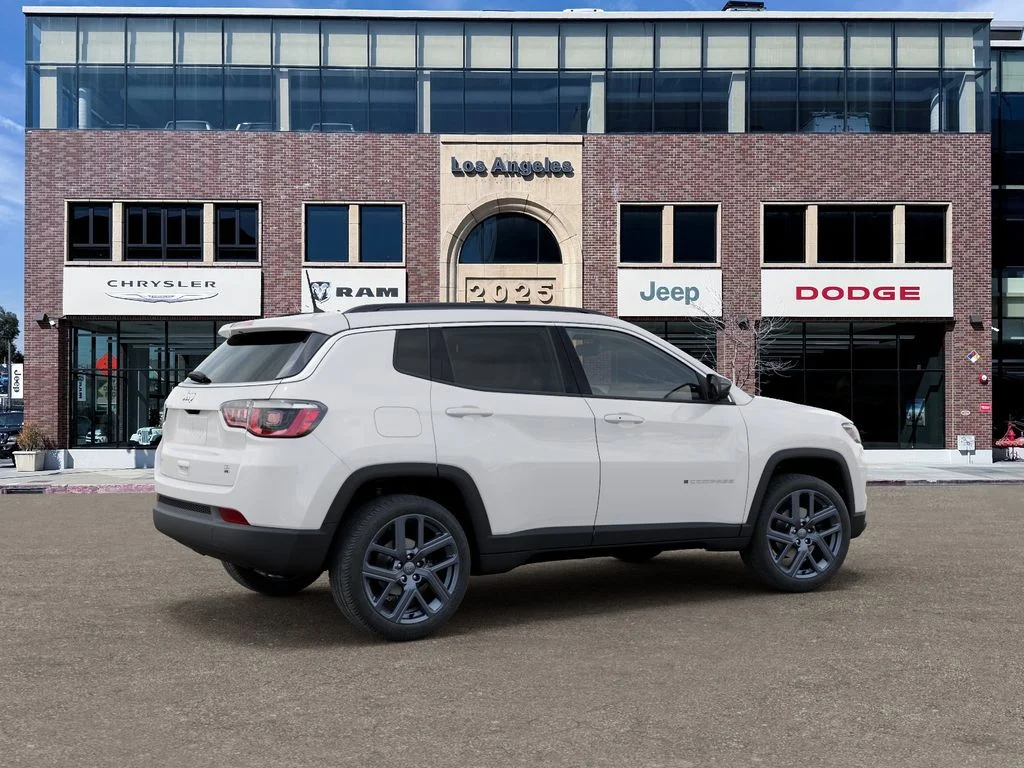 New 2026 White Jeep  image 4