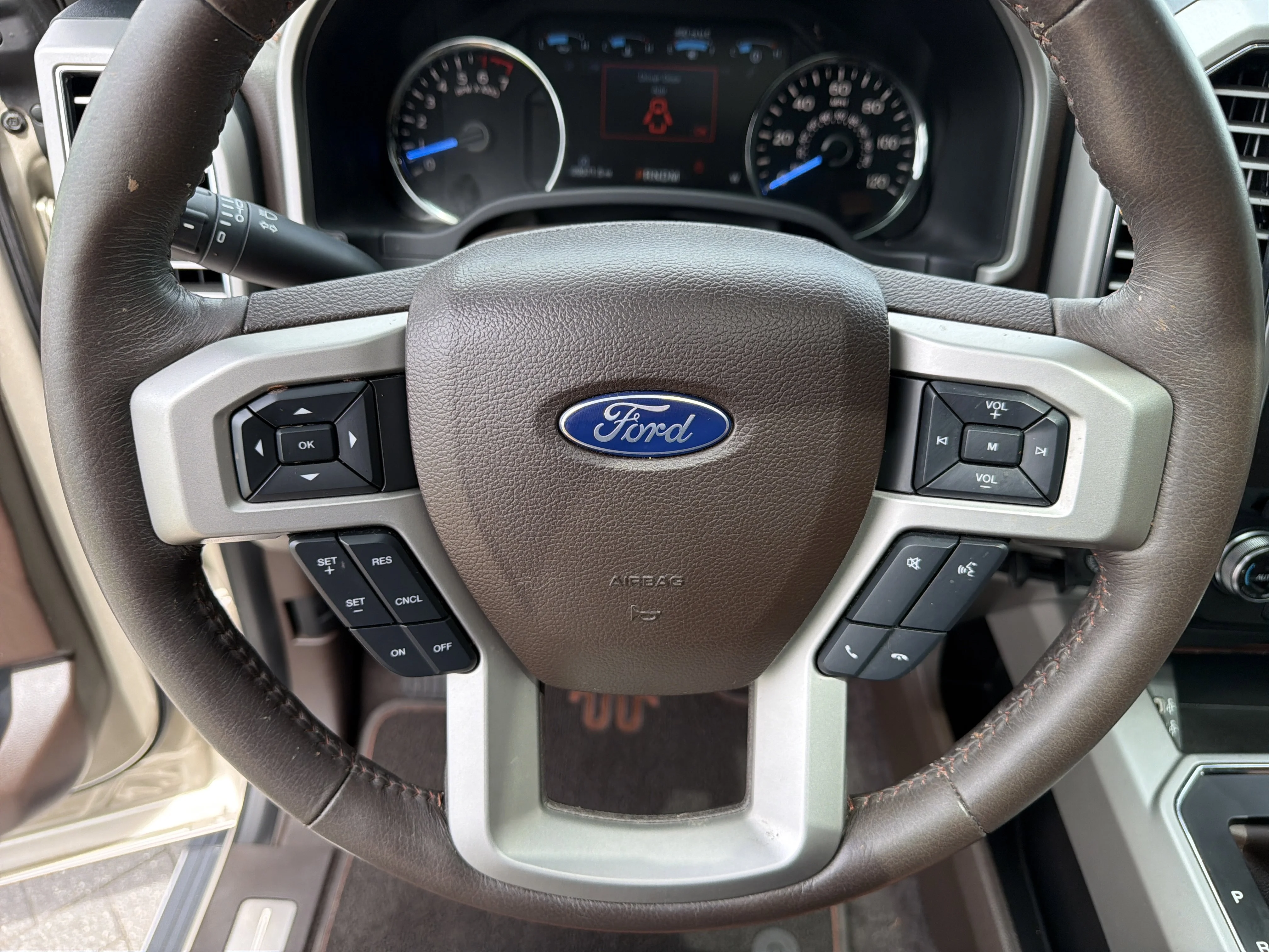 Used 2018 White Gold Ford King Ranch image 31