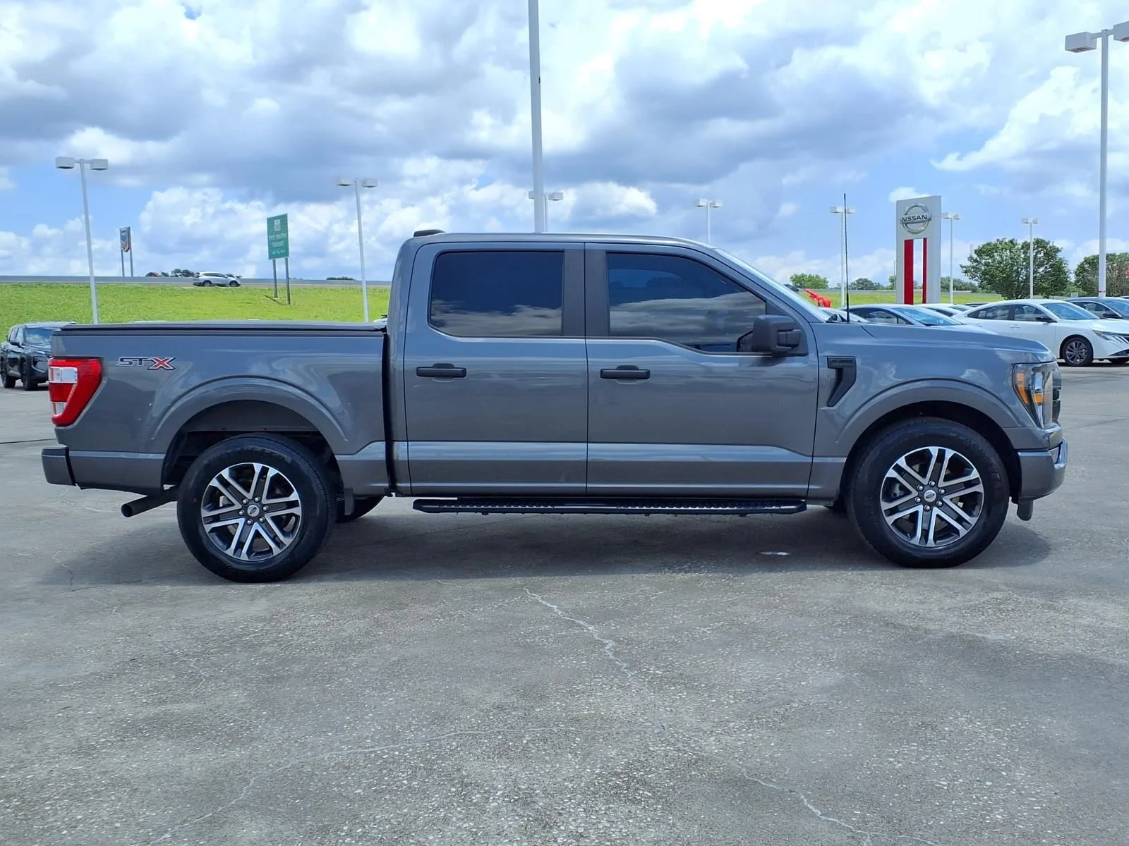 Used 2023 Gray Ford XL image 9