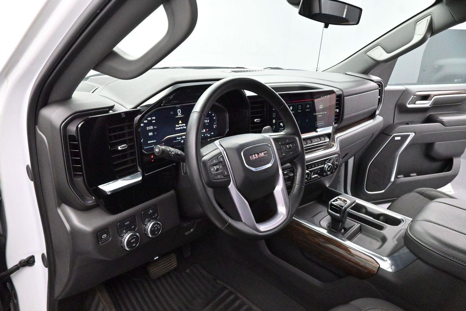 Used 2024 Summit White GMC Elevation image 13