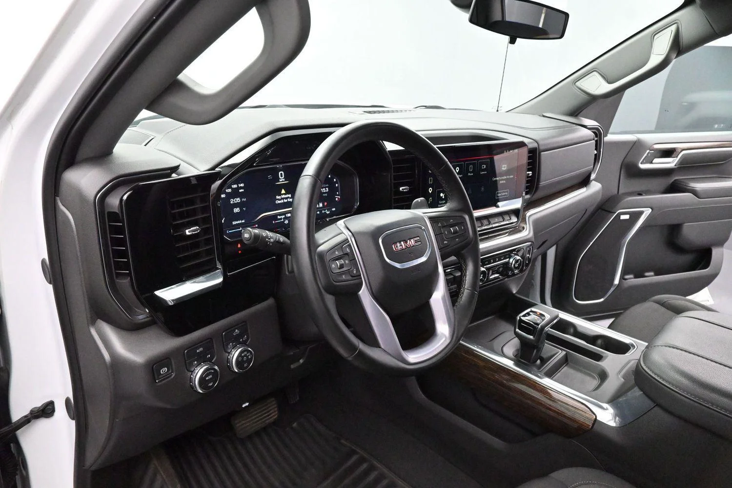 Used 2024 Summit White GMC Elevation image 13