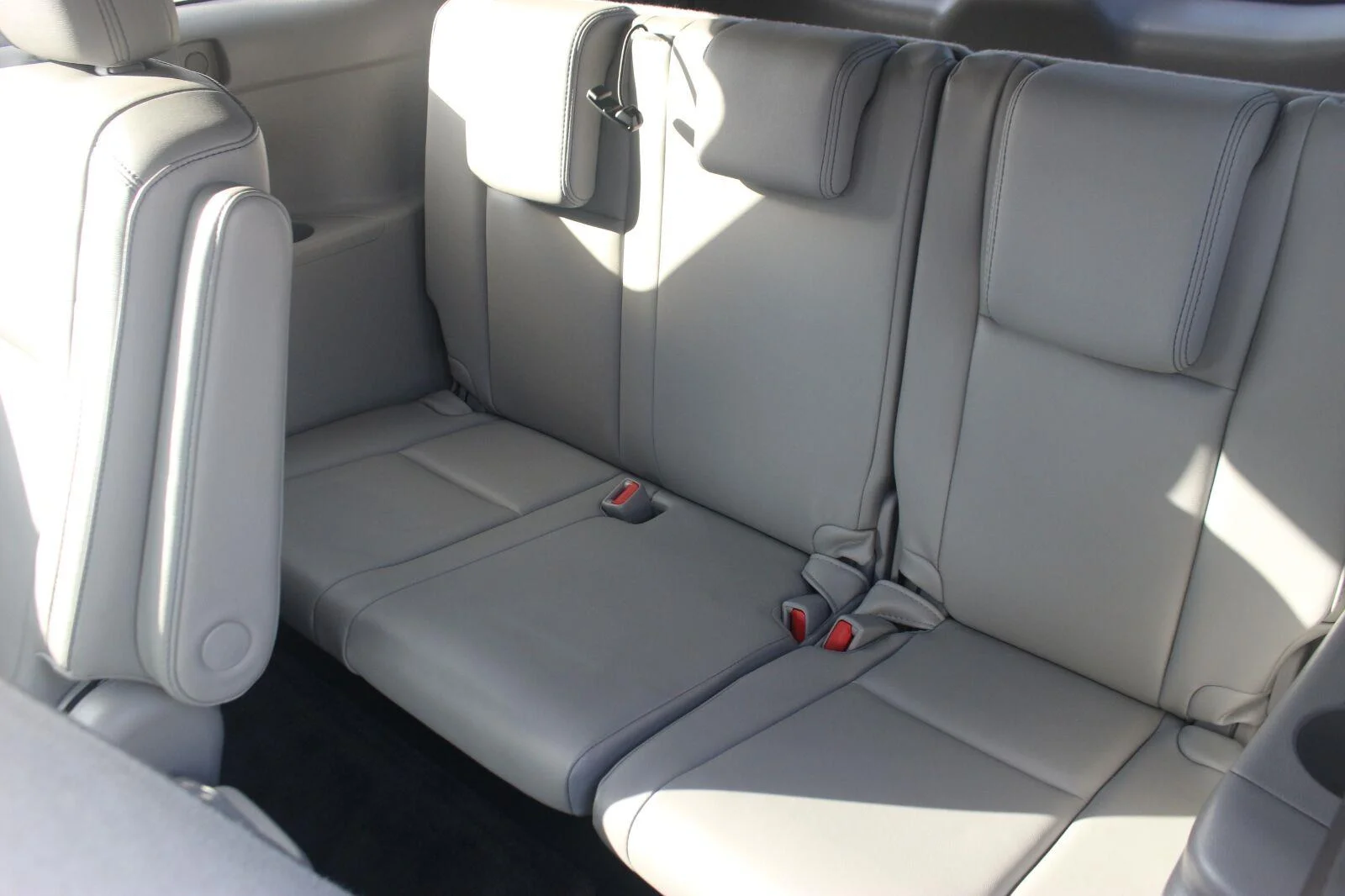 Used 2015  Toyota XLE image 32