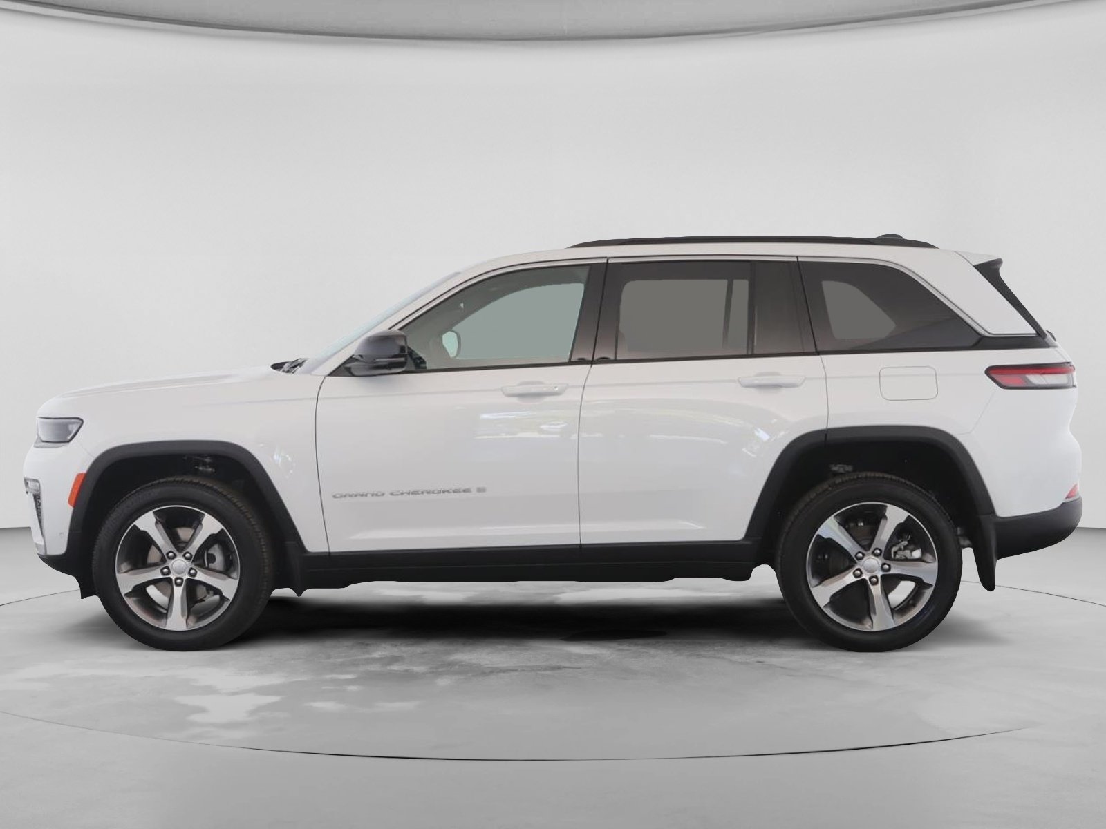 New 2026 Bright White Clear-Coat Exterior Paint Jeep Limited image 18