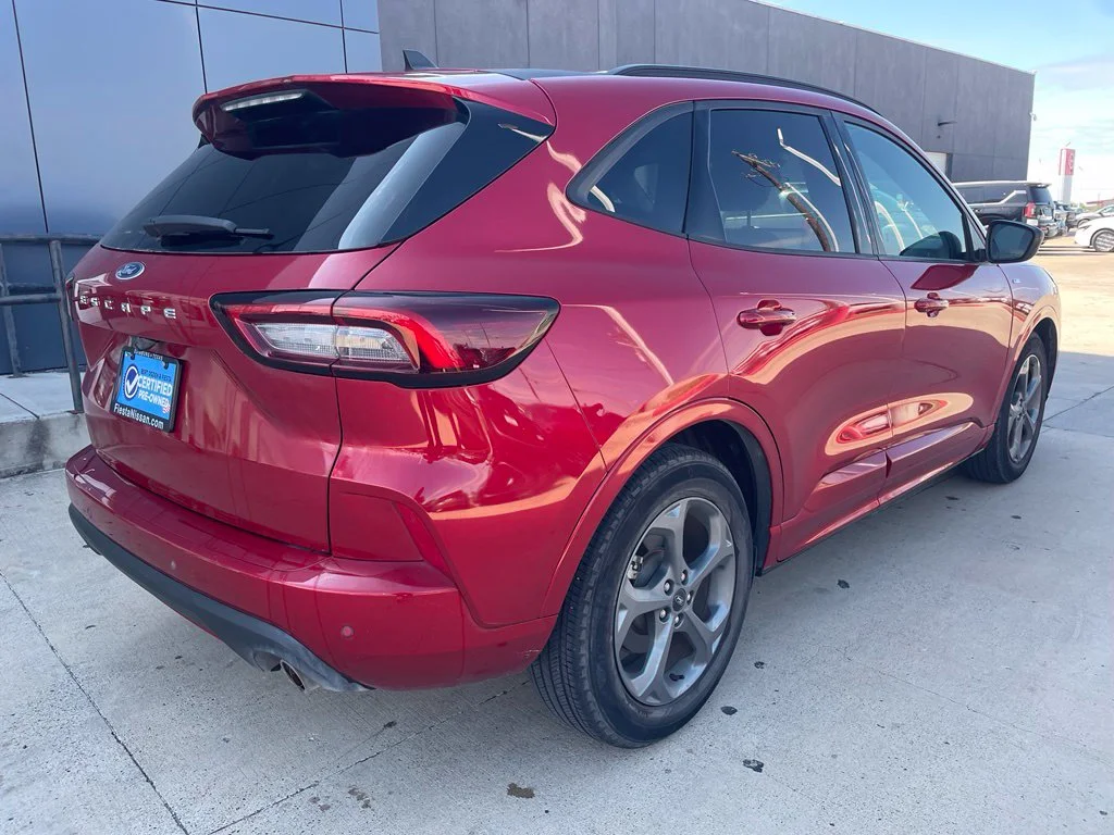 Used 2023 Red Ford ST-Line image 3