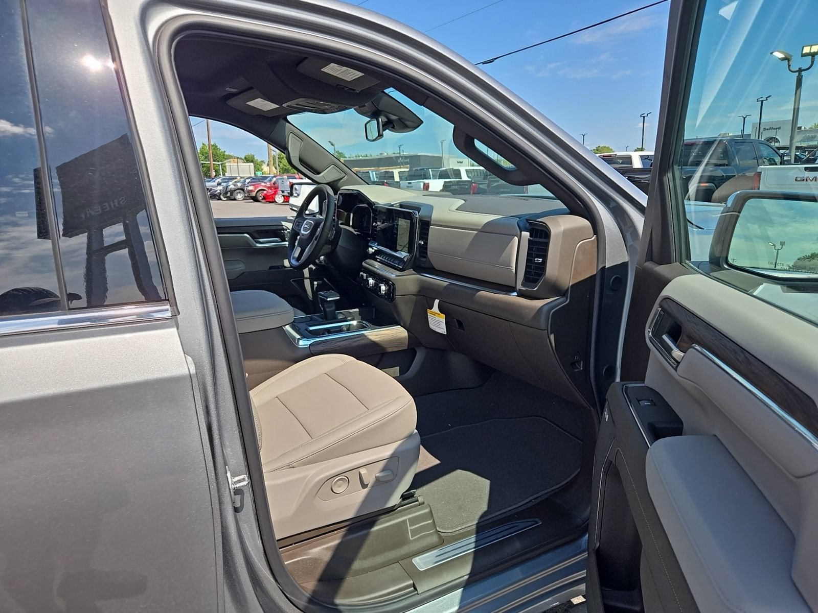 2026 GMC Sierra 1500 SLT - Photo 12