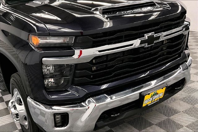 Used 2024 Dark Ash Metallic Chevrolet LT image 34